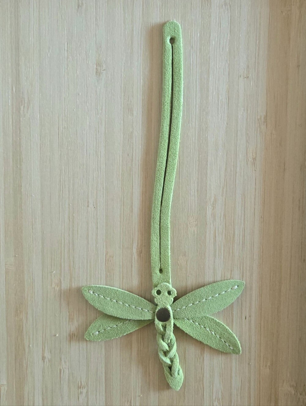 Portland Leather - Dragonfly Tassel Bagcharm in Lime